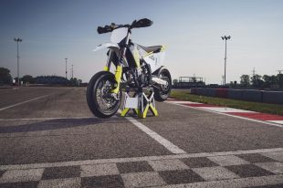 2023-Husqvarna-FS-450-supermoto-95