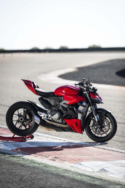 Ducati-Streetfighter-V2-press-launch-Seville-09