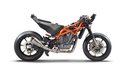 KTM-RC-8C-02